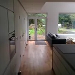 Spacious Contemporary Type Apartment. Apartament Galway