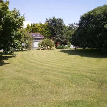 Spacious Contemporary Type Apartment. Daire Galway