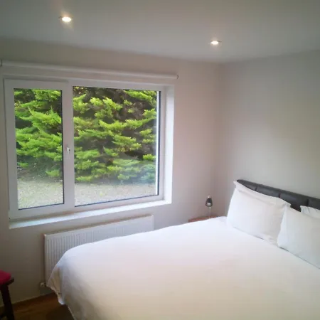 Spacious Contemporary Type Apartment. شقة غالواي