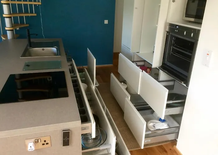 Spacious Contemporary Type Apartment. Appartement *