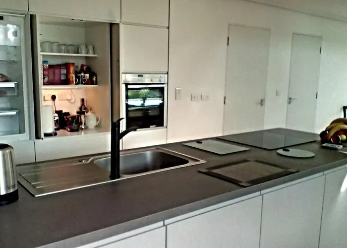 Spacious Contemporary Type Apartment. Lägenhet Galway