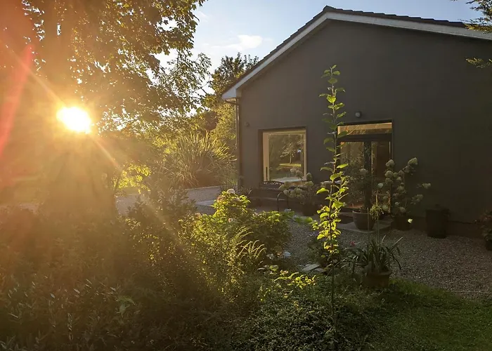 Lägenhet Spacious Contemporary Type Apartment. *